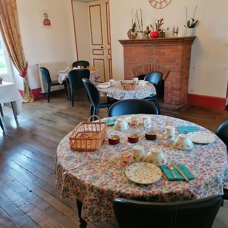 Chateau De Chavannes Tresnay Buitenkant foto